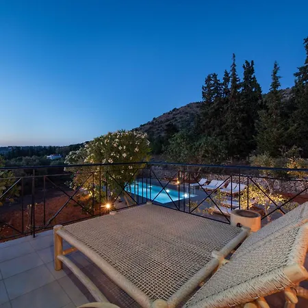 The Pines- Jaccuzi - Private Pool - 7 Minutes From The Villa *