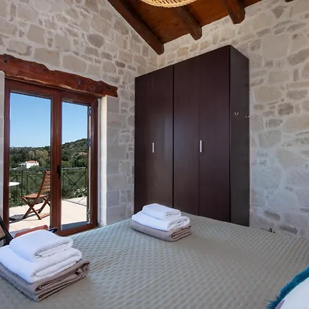 The Pines- Jaccuzi - Private Pool - 7 Minutes From The Villa