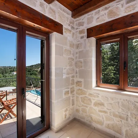 The Pines- Jaccuzi - Private Pool - 7 Minutes From The Villa *