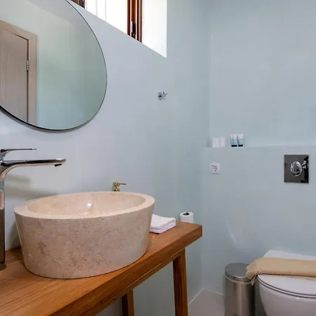 The Pines- Jaccuzi - Private Pool - 7 Minutes From The *