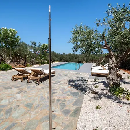 Villa The Pines- Jaccuzi - Private Pool - 7 Minutes From The *
