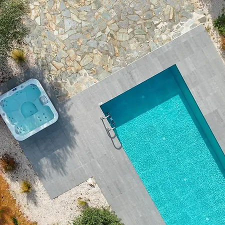 The Pines- Jaccuzi - Private Pool - 7 Minutes From The La Canée