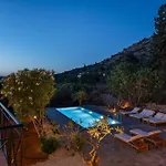 Vila The Pines- Jaccuzi - Private Pool - 7 Minutes From The