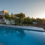 The Pines- Jaccuzi - Private Pool - 7 Minutes From The Vila Chania (Crete)