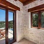The Pines- Jaccuzi - Private Pool - 7 Minutes From The Vila *