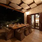 The Pines- Jaccuzi - Private Pool - 7 Minutes From The Vila