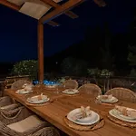 The Pines- Jaccuzi - Private Pool - 7 Minutes From The * Chania (Crete)