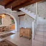 The Pines- Jaccuzi - Private Pool - 7 Minutes From The Chania (Crete)