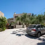 Vila The Pines- Jaccuzi - Private Pool - 7 Minutes From The *