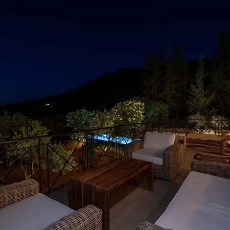 The Pines- Jaccuzi - Private Pool - 7 Minutes From The Χανιά