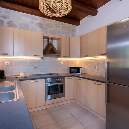 The Pines- Jaccuzi - Private Pool - 7 Minutes From The Вилла *