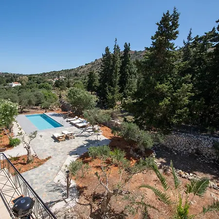 The Pines- Jaccuzi - Private Pool - 7 Minutes From The Βίλα