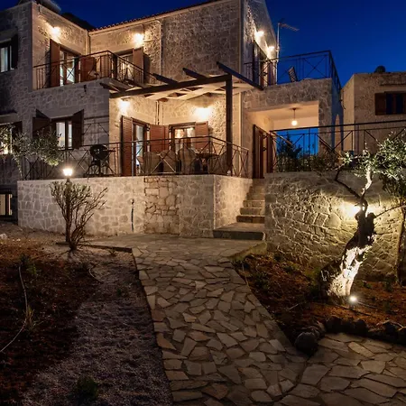 The Pines- Jaccuzi - Private Pool - 7 Minutes From The Villa