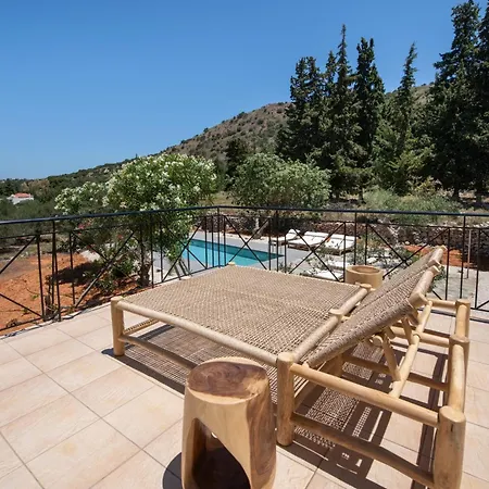 Βίλα The Pines- Jaccuzi - Private Pool - 7 Minutes From The Χανιά