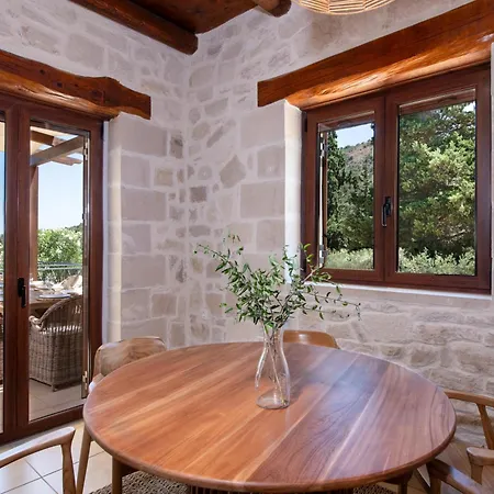 Вилла The Pines- Jaccuzi - Private Pool - 7 Minutes From The *