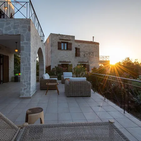 The Pines- Jaccuzi - Private Pool - 7 Minutes From The Вилла