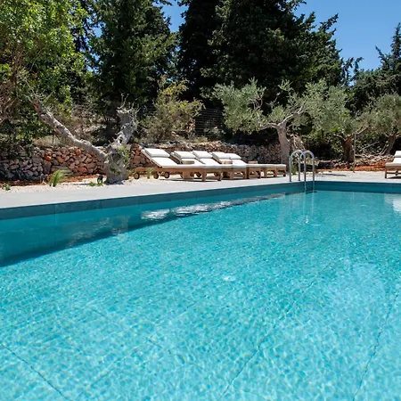 Вилла The Pines- Jaccuzi - Private Pool - 7 Minutes From The *