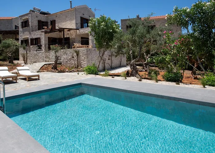 Villa The Pines- Jaccuzi - Private Pool - 7 Minutes From The