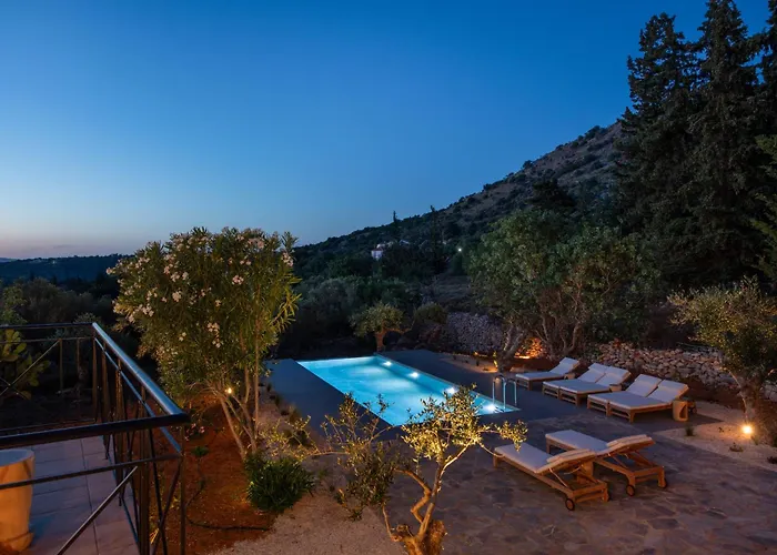 Villa The Pines- Jaccuzi - Private Pool - 7 Minutes From The