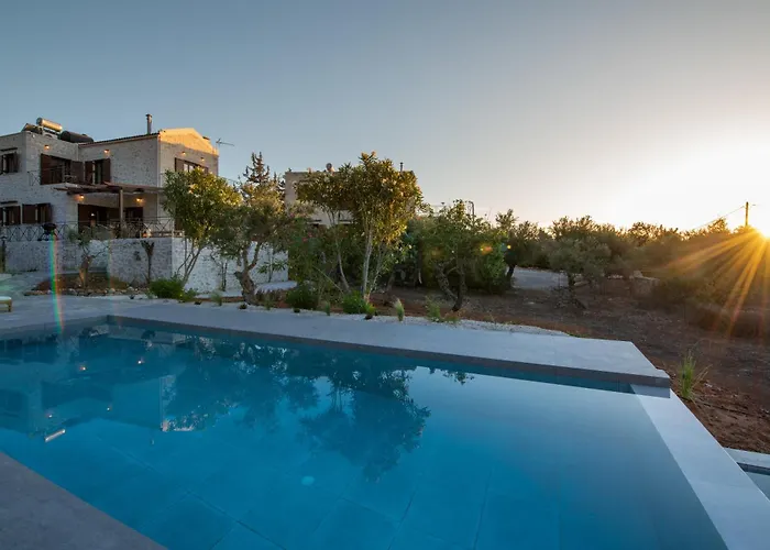 The Pines- Jaccuzi - Private Pool - 7 Minutes From The Villa Chania (Crete)