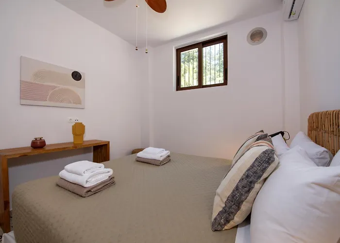 Villa The Pines- Jaccuzi - Private Pool - 7 Minutes From The *