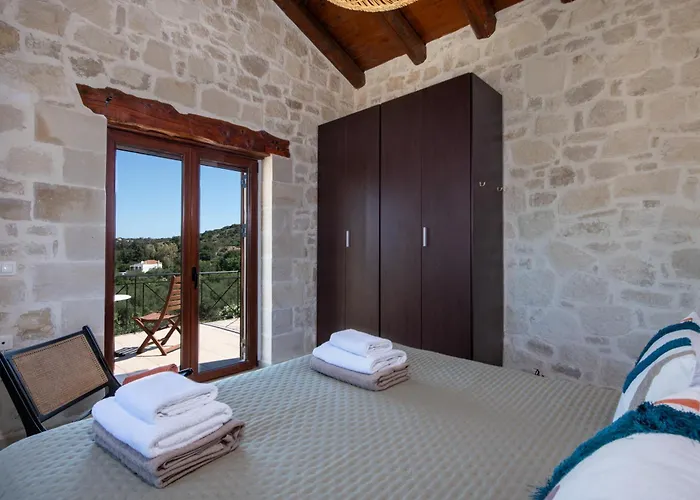 The Pines- Jaccuzi - Private Pool - 7 Minutes From The Villa