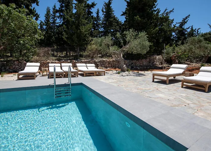 Villa The Pines- Jaccuzi - Private Pool - 7 Minutes From The *