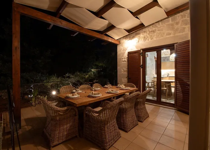 The Pines- Jaccuzi - Private Pool - 7 Minutes From The Villa