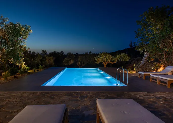 Villa The Pines- Jaccuzi - Private Pool - 7 Minutes From The *