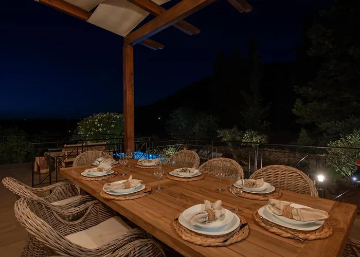 The Pines- Jaccuzi - Private Pool - 7 Minutes From The * Chania (Crete)