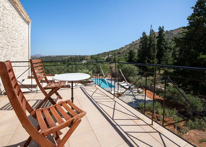 The Pines- Jaccuzi - Private Pool - 7 Minutes From The Villa Chania (Crete)