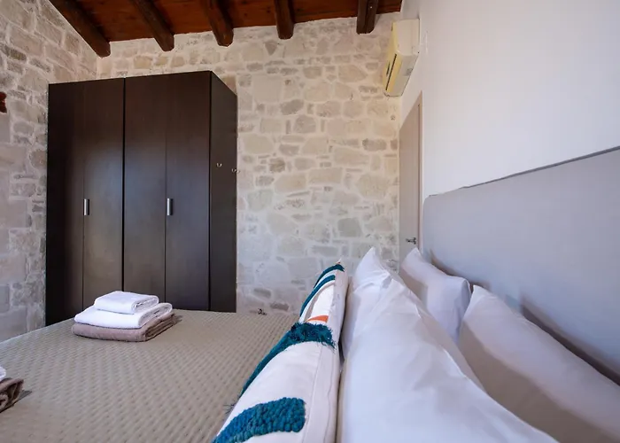 The Pines- Jaccuzi - Private Pool - 7 Minutes From The * Chania (Crete)