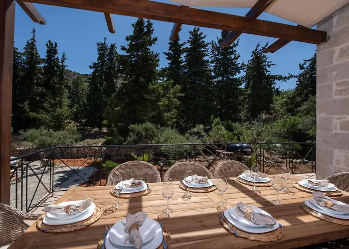 Villa The Pines- Jaccuzi - Private Pool - 7 Minutes From The