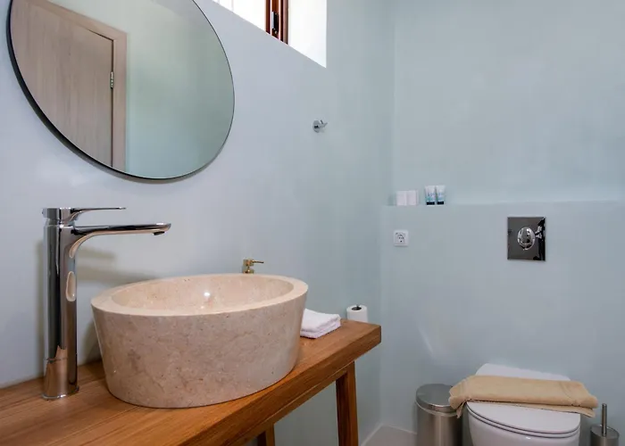 The Pines- Jaccuzi - Private Pool - 7 Minutes From The *