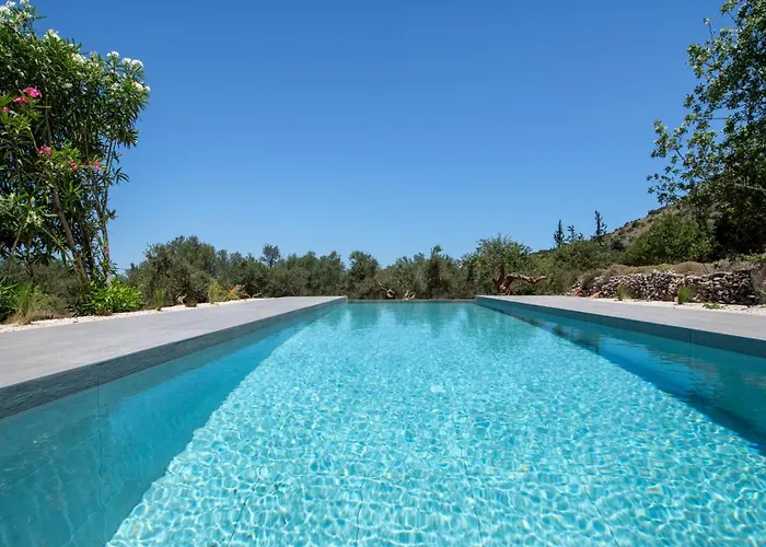 The Pines- Jaccuzi - Private Pool - 7 Minutes From The Villa
