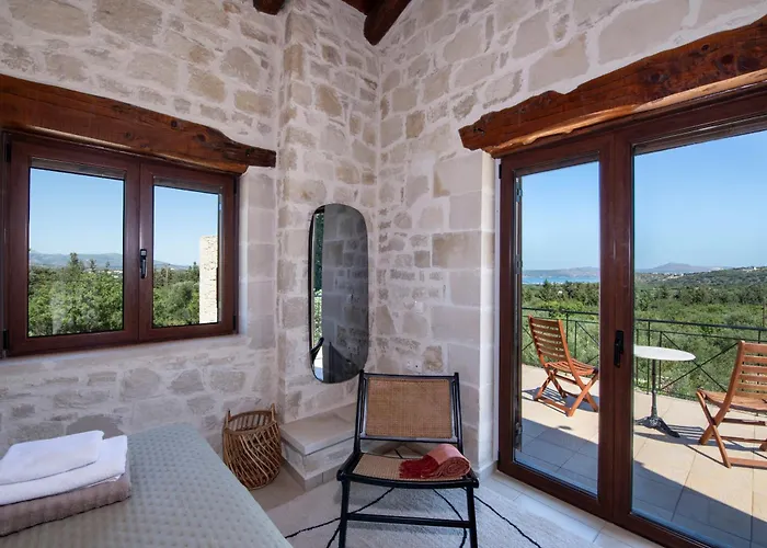 The Pines- Jaccuzi - Private Pool - 7 Minutes From The * Chania (Crete)