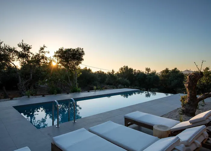 Villa The Pines- Jaccuzi - Private Pool - 7 Minutes From The