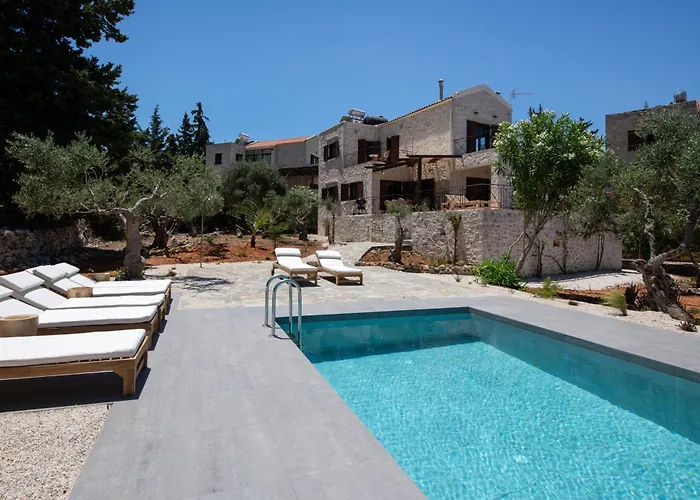 The Pines- Jaccuzi - Private Pool - 7 Minutes From The Chania (Crete)