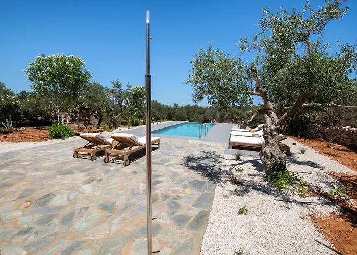 Villa The Pines- Jaccuzi - Private Pool - 7 Minutes From The *