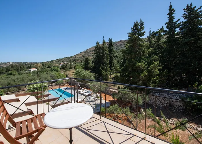 Villa The Pines- Jaccuzi - Private Pool - 7 Minutes From The