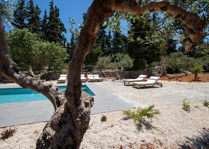 The Pines- Jaccuzi - Private Pool - 7 Minutes From The Villa Chania (Crete)