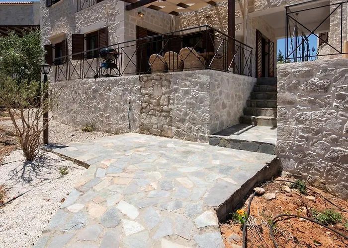 Villa The Pines- Jaccuzi - Private Pool - 7 Minutes From The