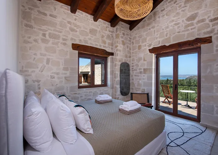 The Pines- Jaccuzi - Private Pool - 7 Minutes From The * Chania (Crete)