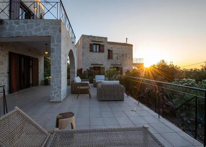 The Pines- Jaccuzi - Private Pool - 7 Minutes From The Villa