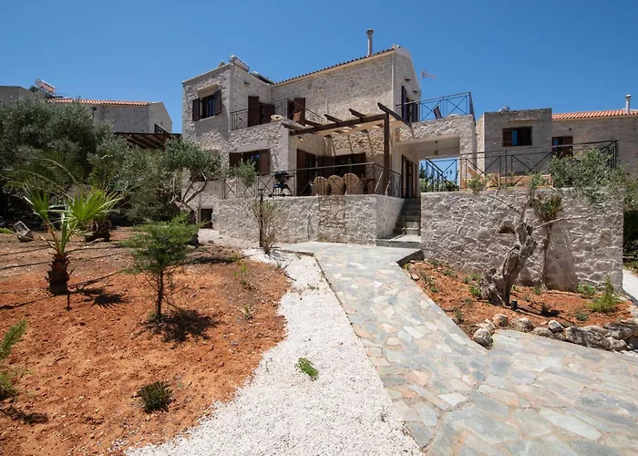 The Pines- Jaccuzi - Private Pool - 7 Minutes From The Villa