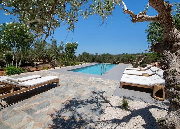 The Pines- Jaccuzi - Private Pool - 7 Minutes From The Villa *