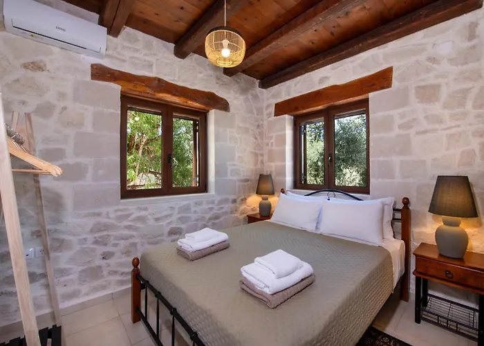 Villa The Pines- Jaccuzi - Private Pool - 7 Minutes From The *