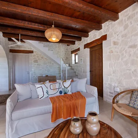 The Pines- Jaccuzi - Private Pool - 7 Minutes From The * Chania (Crete)