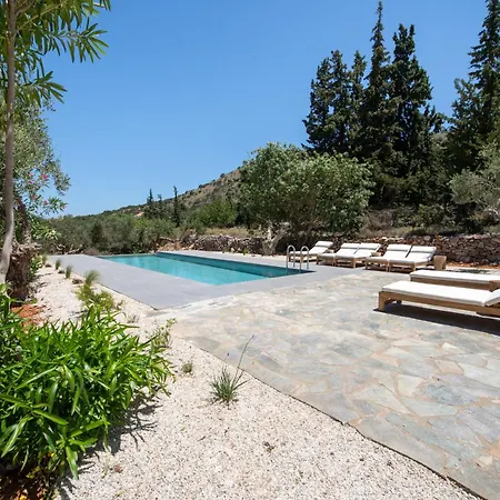 The Pines- Jaccuzi - Private Pool - 7 Minutes From The *