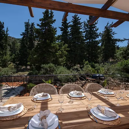 Villa The Pines- Jaccuzi - Private Pool - 7 Minutes From The